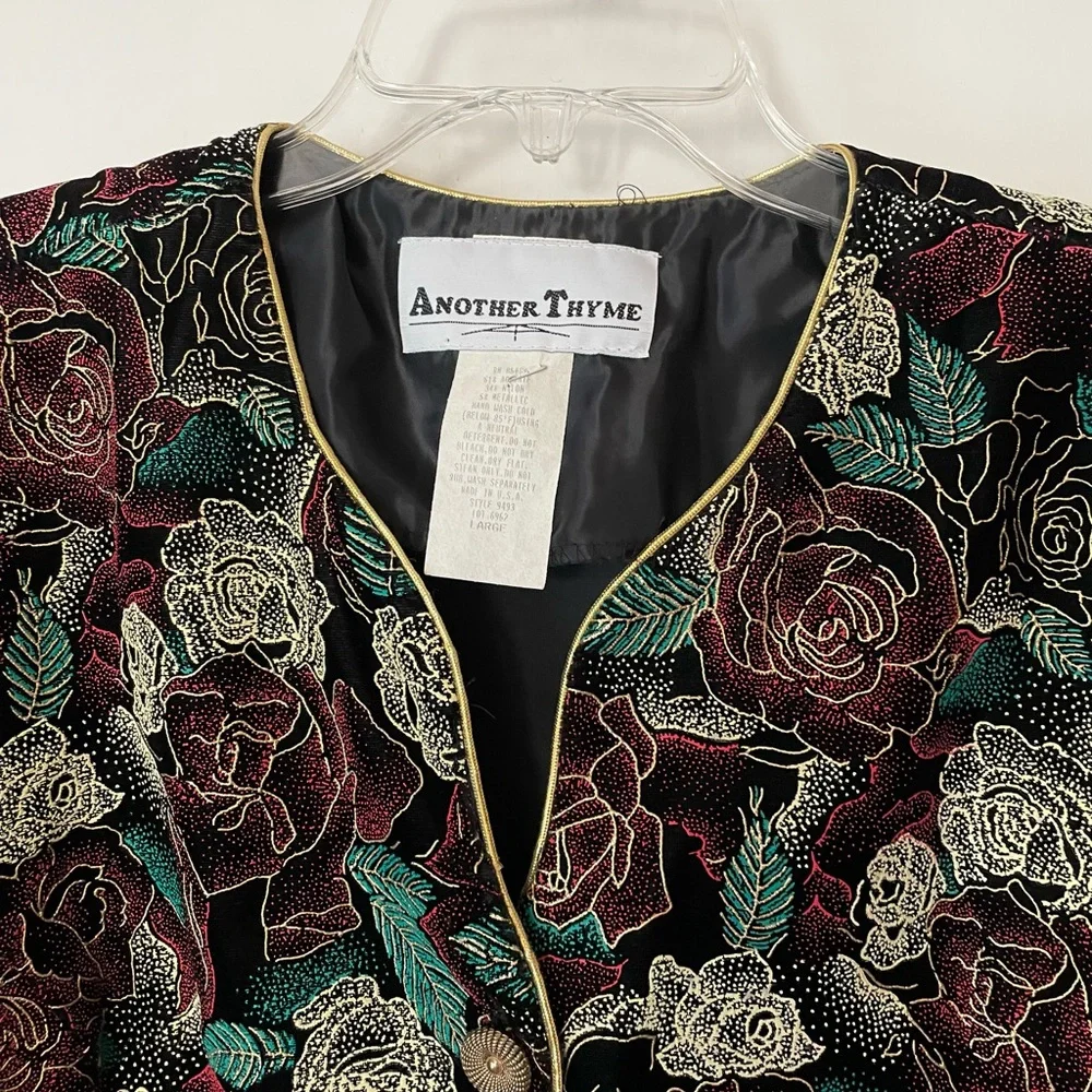 Vintage painted velvet floral holiday jacket, gold trim & buttons, size large - Picture 6 of 10